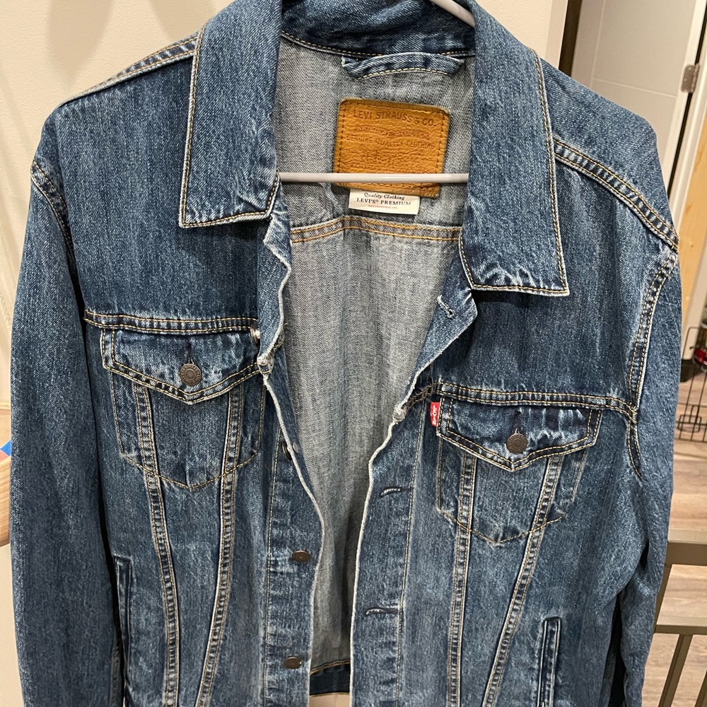 Men’s Levi’s Denim Jacket - Large
